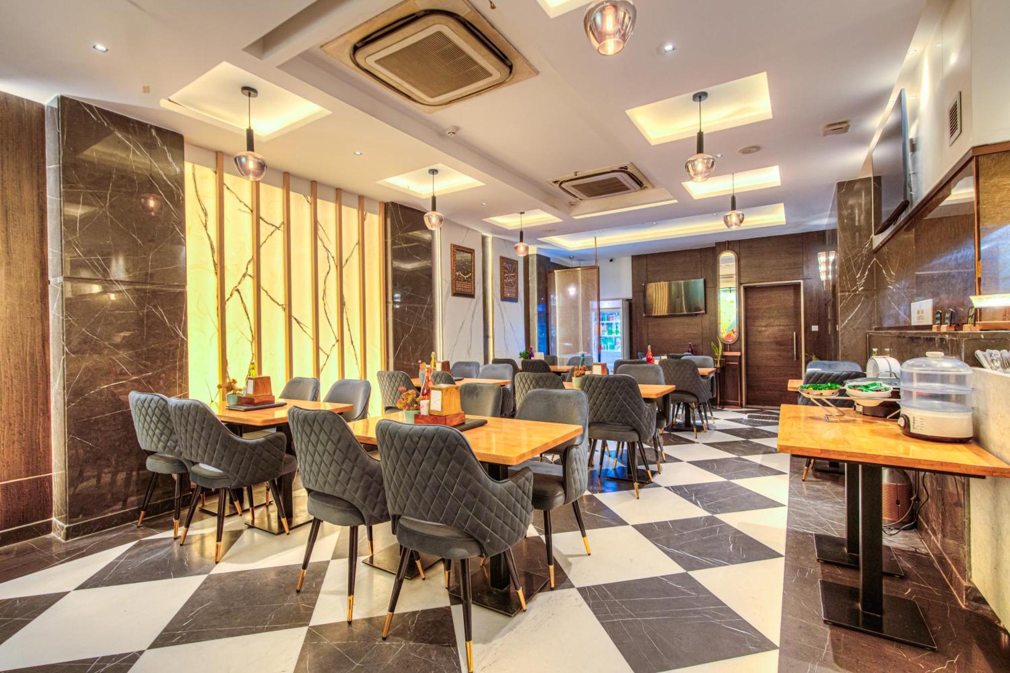 Empire Platinum Suites New Delhi Exterior photo